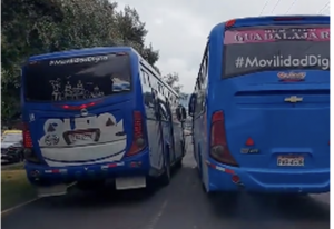 Buses en Quito obtuvieron el alza de pasajes, aunque siguen haciendo carreras en las calles