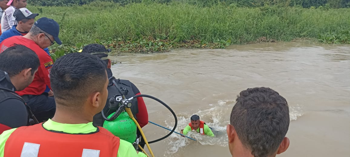 Joven padre de familia se ahoga en un estero