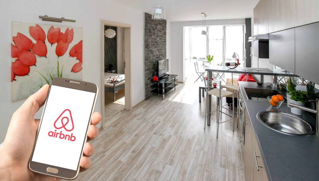 Si trabaja con plataformas de alojamiento como Airbnb, el SRI exige el cumplimiento de obligaciones tributarias para evitar problemas