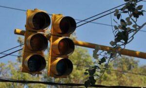 Semáforos dañados serian causas de accidentes