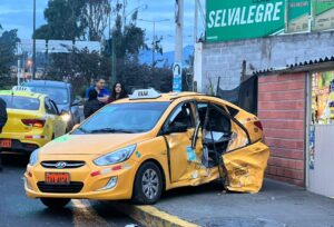 Choque deja dos heridos al sur de Ambato