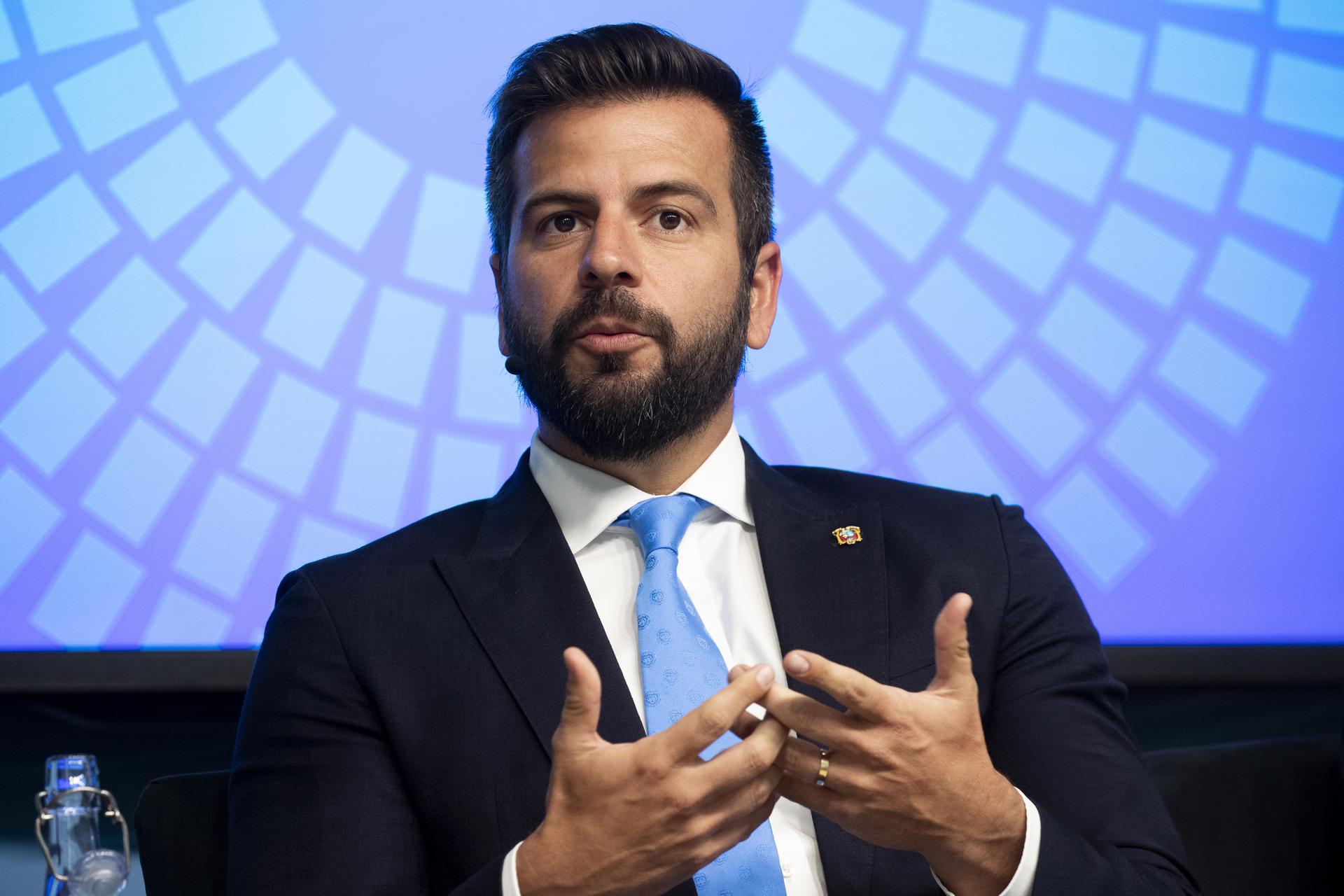 Arosemena dice en Washington que políticos «bárbaros» y «populistas» quieren tomar el poder
