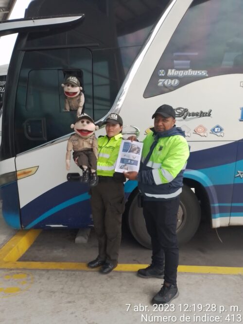 Policía realiza campaña de seguridad en feriado