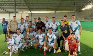 GOM alzó la copa en el campeonato policial