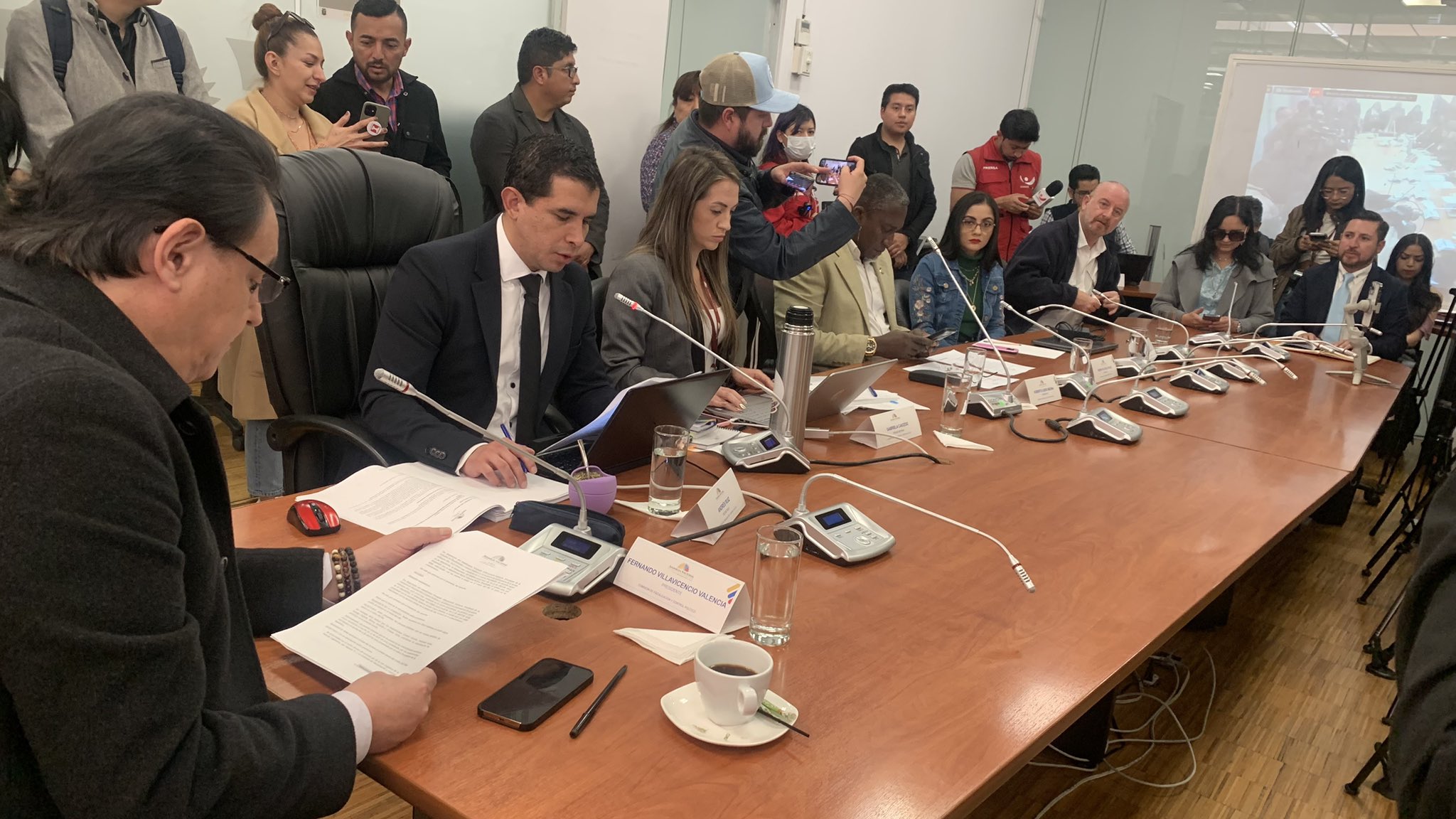 Guillermo Lasso remitió a la Comisión de Fiscalización sus pruebas de descargo dentro del juicio político