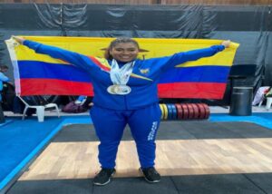 Dayana Mina llegó a Santo Domingo con tres medallas