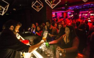Propietarios de bares y discotecas esperan  ampliación de horario de funcionamiento