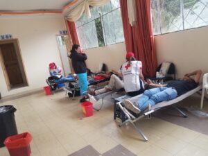 Jornadas de donación voluntaria de sangre se realizan en Ambato y Píllaro