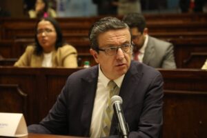 Iñigo Salvador: Procuraduría no tiene competencia para aprobar contratos firmados entre entidades públicas