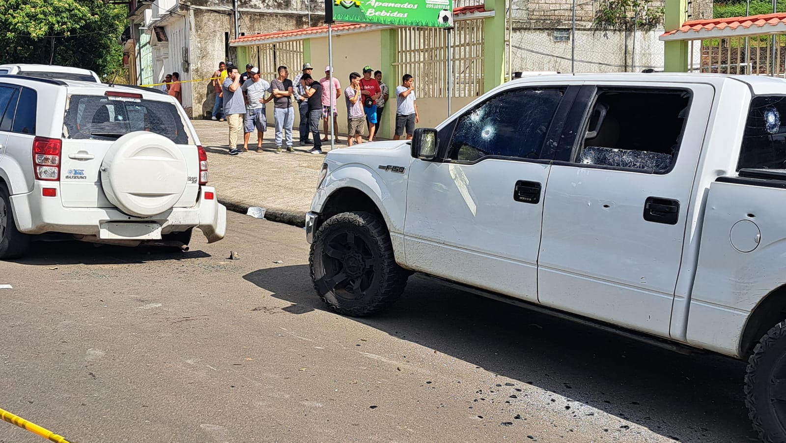 Con armas de largo alcance acribillan a dos personas en El Empalme