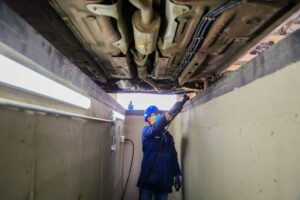 Tramitadores ofrecen matricular los vehículos sin revisión técnica