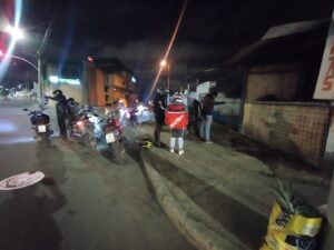 Policías del Distrito Ambato sur incautan cuchillos, pipas y otros objetos