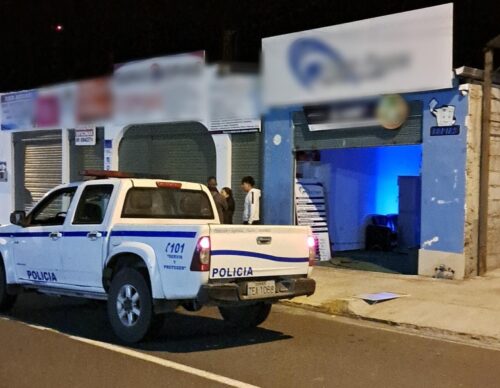 Banda de ladrones roba un local en Shuyurco