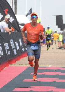 Sebastián Quispe atleta ambateño clasifica por segunda vez al Ironman