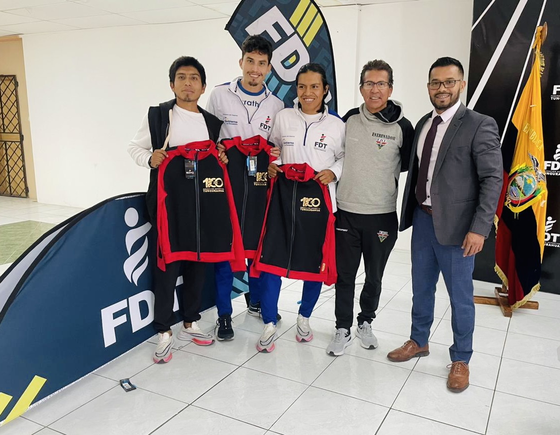 Masabanda, Gerson Montesdeoca, Sixto Moreta, Néstor Quinapanta y Jorge Jarrín presidente FDT.