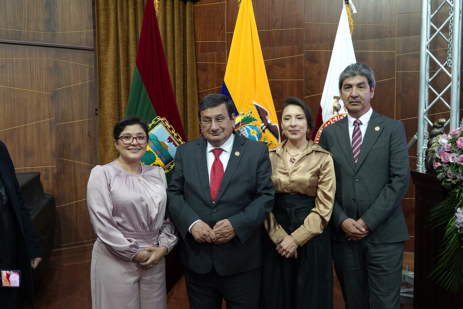 Elsa Hernández, vicerrectora de investigación; Galo Naranjo López, rector; Mary Cruz, vicerrectora académica; Edisson Viera, vicerrector administrativo.