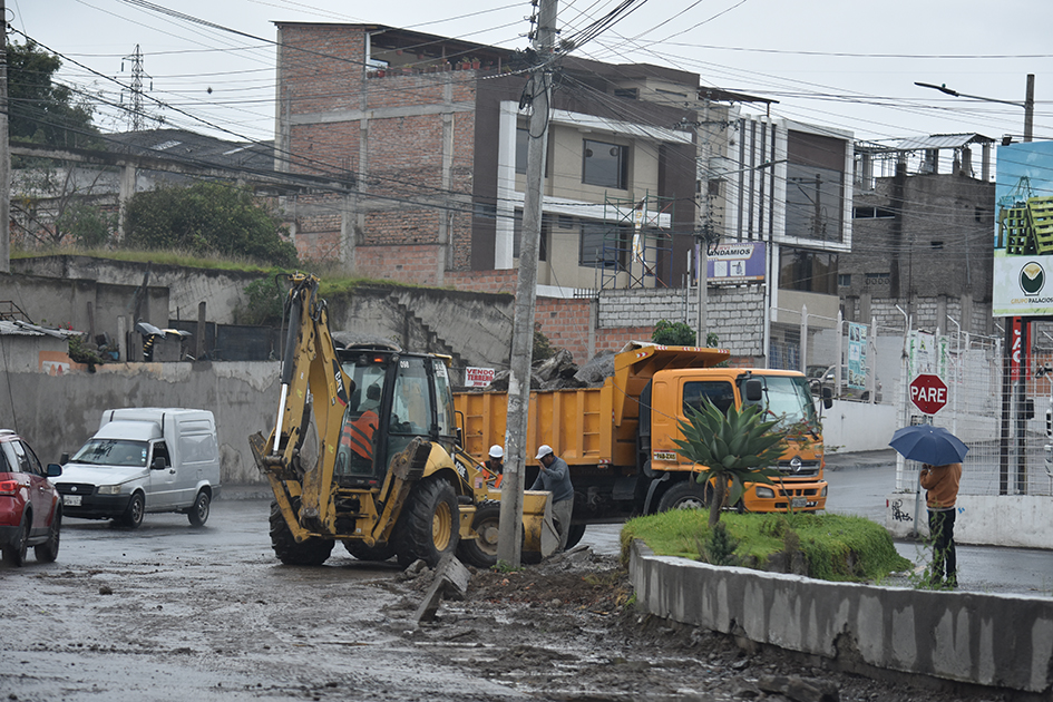 En estos días personal a cargo de la obra retiró el pavimento de las veredas.