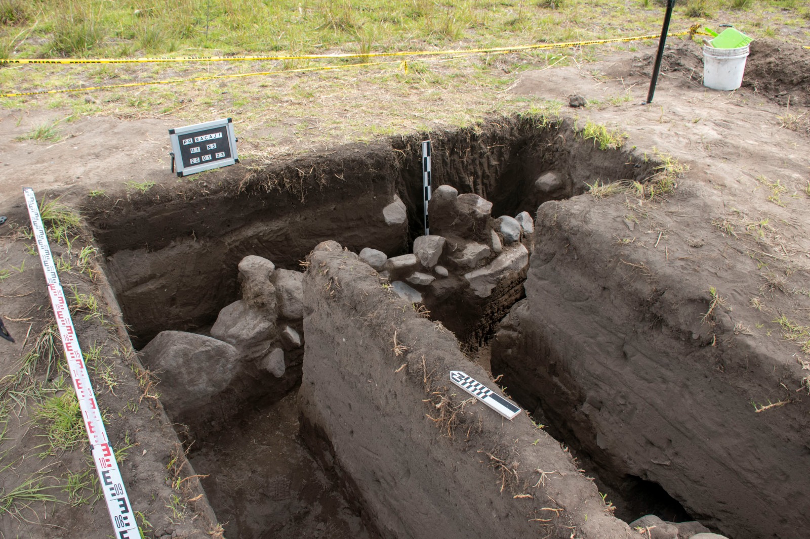 Historia. El hallazgo incluye una serie de vestigios significativos como: cerámicas, utensilios, osamentas de animales y lítica (piedras).