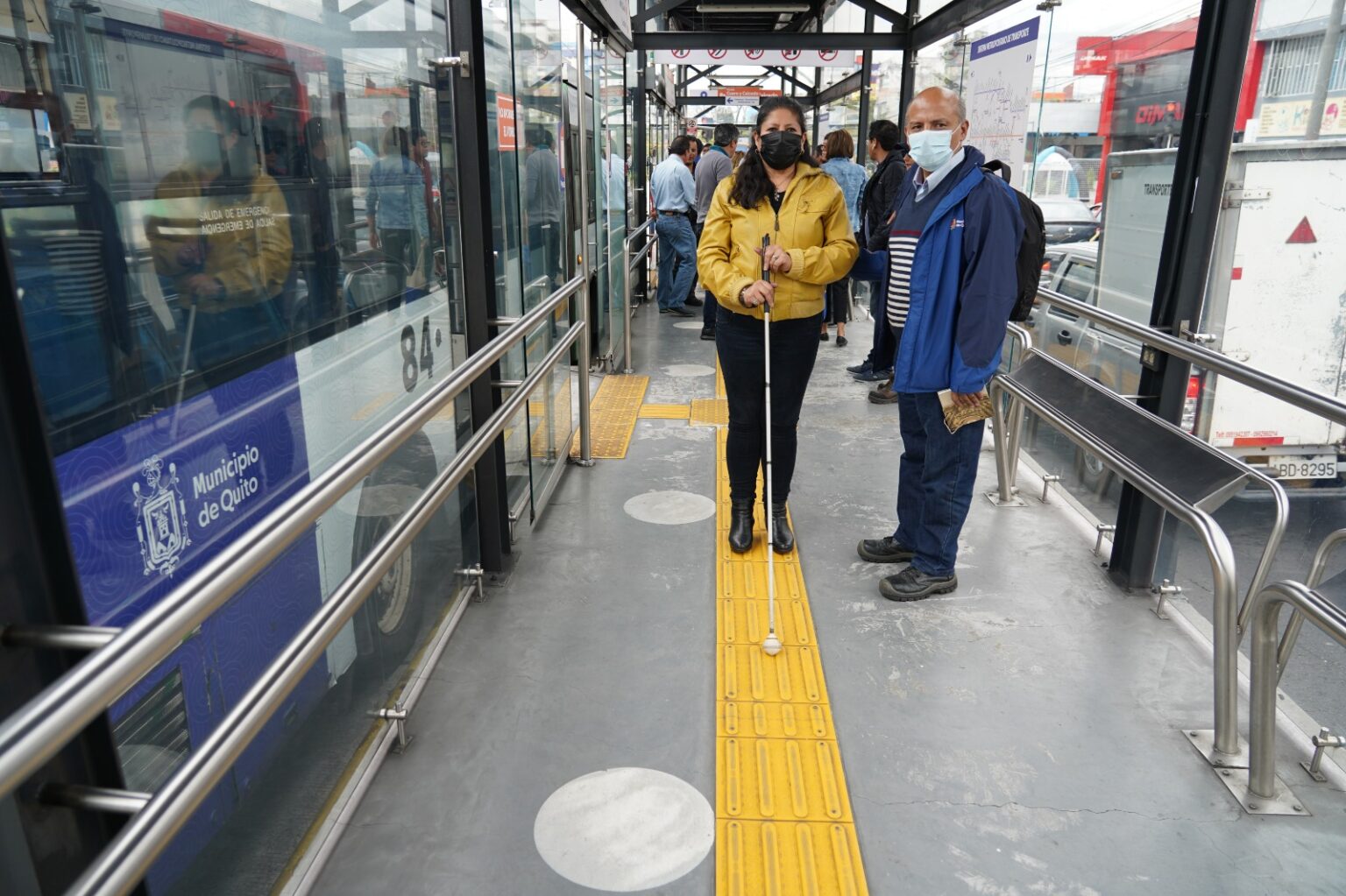 PROBLEMA. Las personas con discapacidad deben vivir a diario los retos de movilizarse en el transporte público.