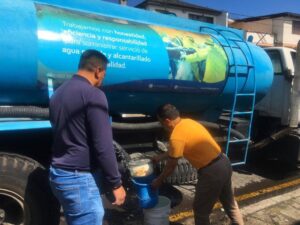 Siete sectores de Ambato recibirán agua por tanqueros