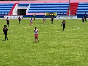 El Club Ñañas hizo su presentación con un partido contra leyendas del fútbol y el Alcalde de Quito