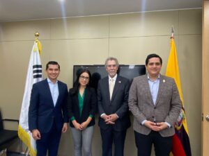 HECHO. El embajador Enmanuel participó de las negociaciones junto a empresarios ecuatorianos
