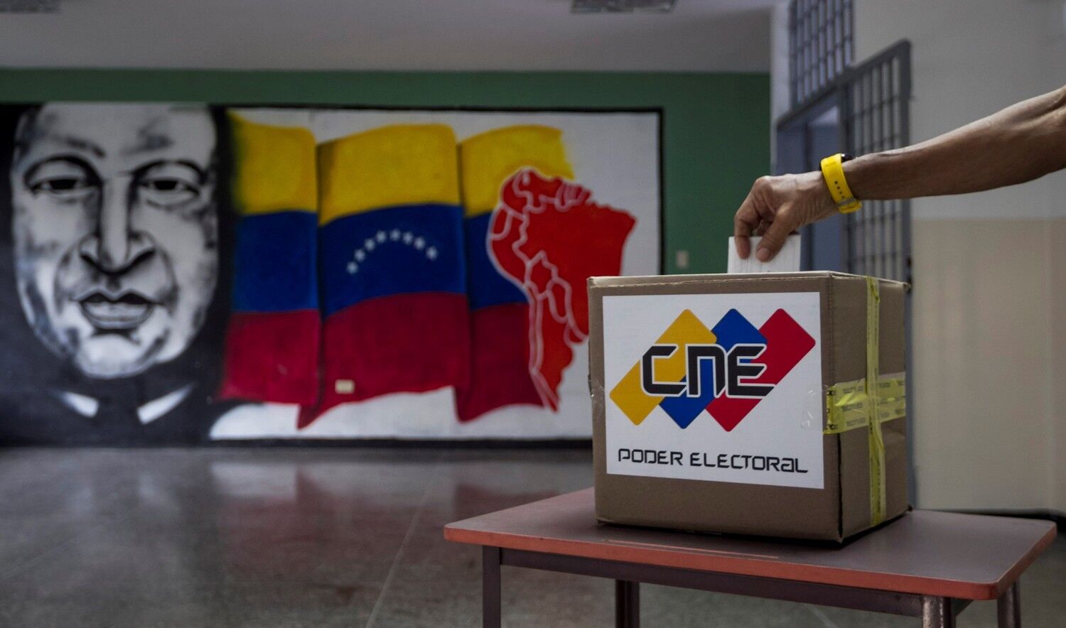 MEDIDA. El Consejo Nacional Electoral (CNE) consideró "inviable" la petición de eliminar el sistema de captahuellas. Archivo/EFE