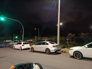 Carreras ilegales de autos se realizan al sur de Ambato