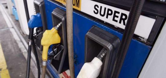 Precio sugerido de la gasolina súper bajará a $3,99 por galón