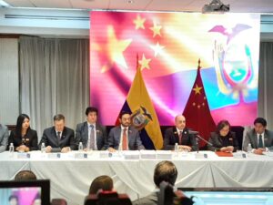 Ecuador y China firmaron acuerdo comercial