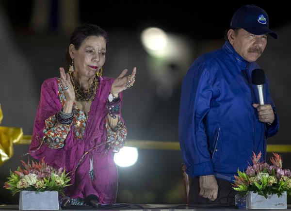 Régimen. El presidente de Nicaragua, Daniel Ortega (d), y la vicepresidenta, Rosario Murillo (i),