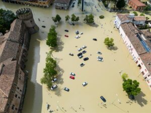 Al menos 14 muertos por las inundaciones en Italia, donde un nuevo ciclón mantiene alertas