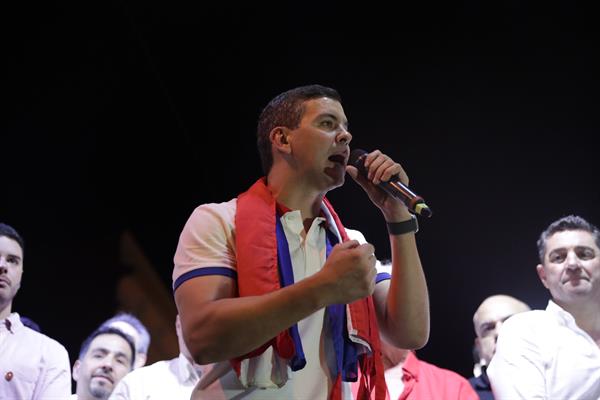 Democracia. Santiago Peña ganó la presidencia de Paraguay.