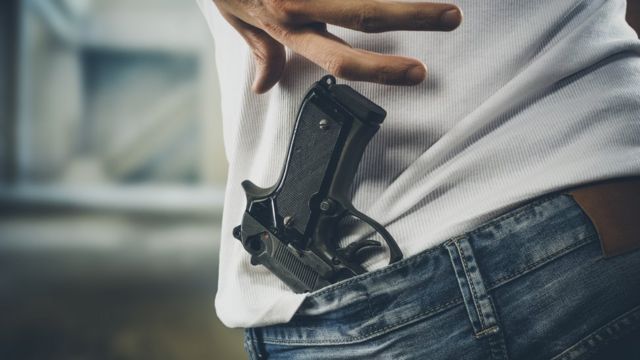 Ladrones armados asaltan a dos mujeres en Cevallos