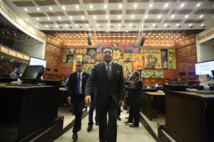 La oposición ‘barre’ en la Asamblea antes de iniciar el juicio político a Lasso