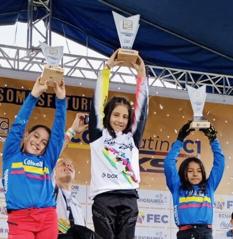 Anna Paula López venció a sus rivales de Colombia en la carrera.