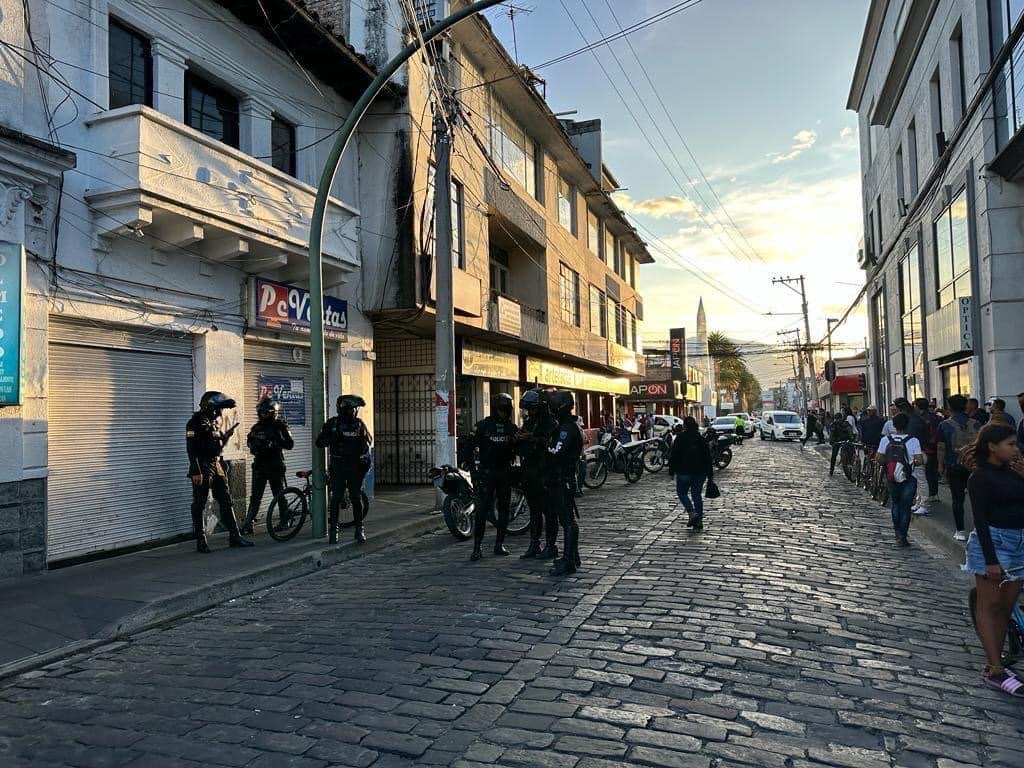Un muerto y seis detenidos por balacera en el centro de Ibarra