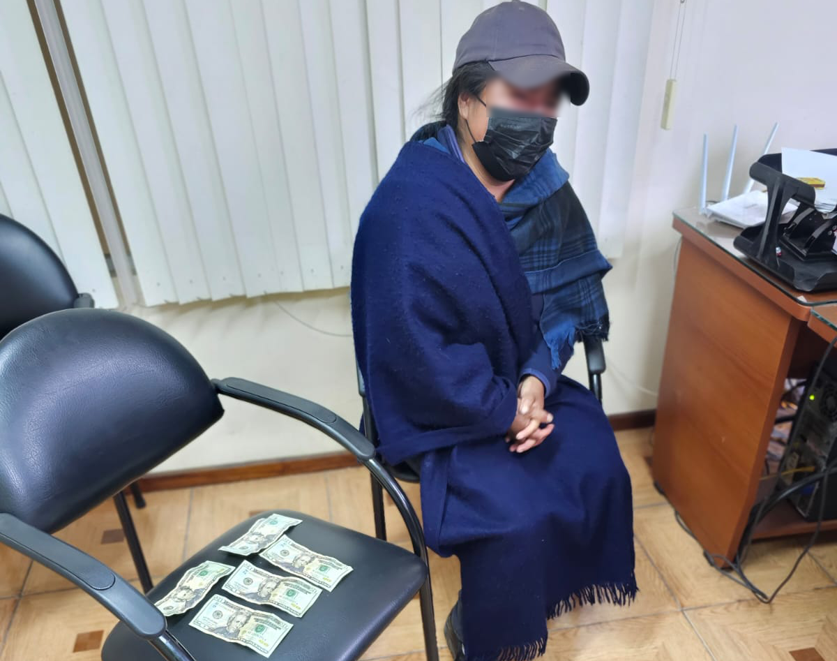 Policía detiene a estafadora con billetes falsos en el mercado Mayorista