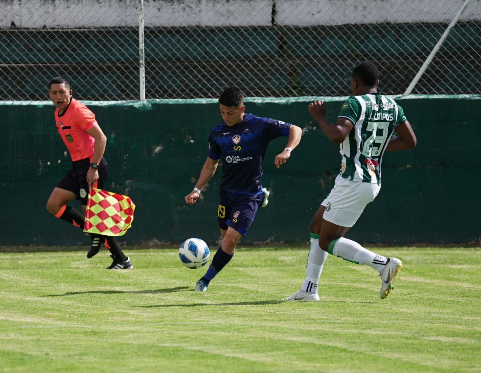 Chacaritas perdió 2 a 1 ante América en el estadio Ciudad de Pelileo.