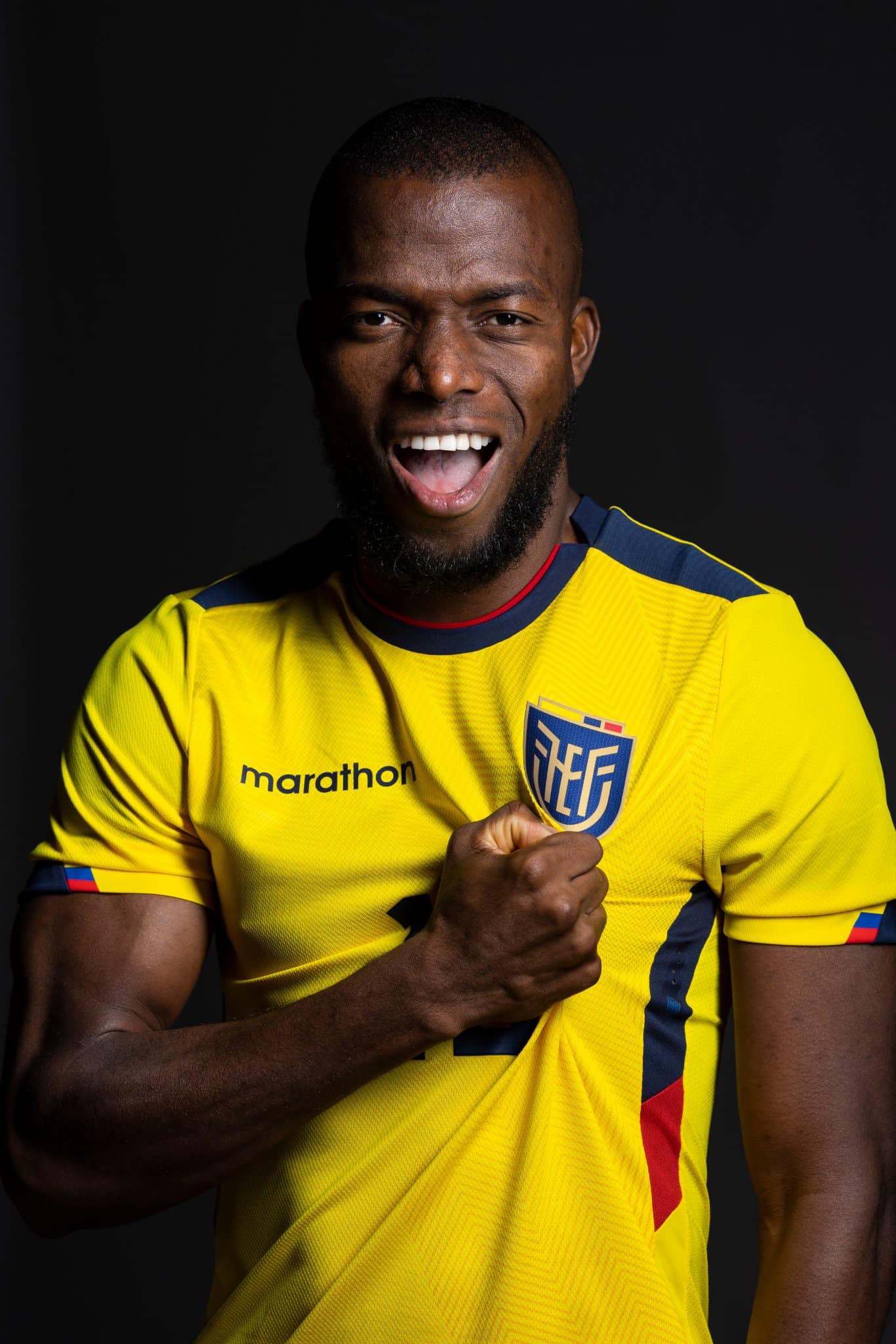 Enner Valencia apadrinó la reconstrucción de una escuela en Esmeraldas