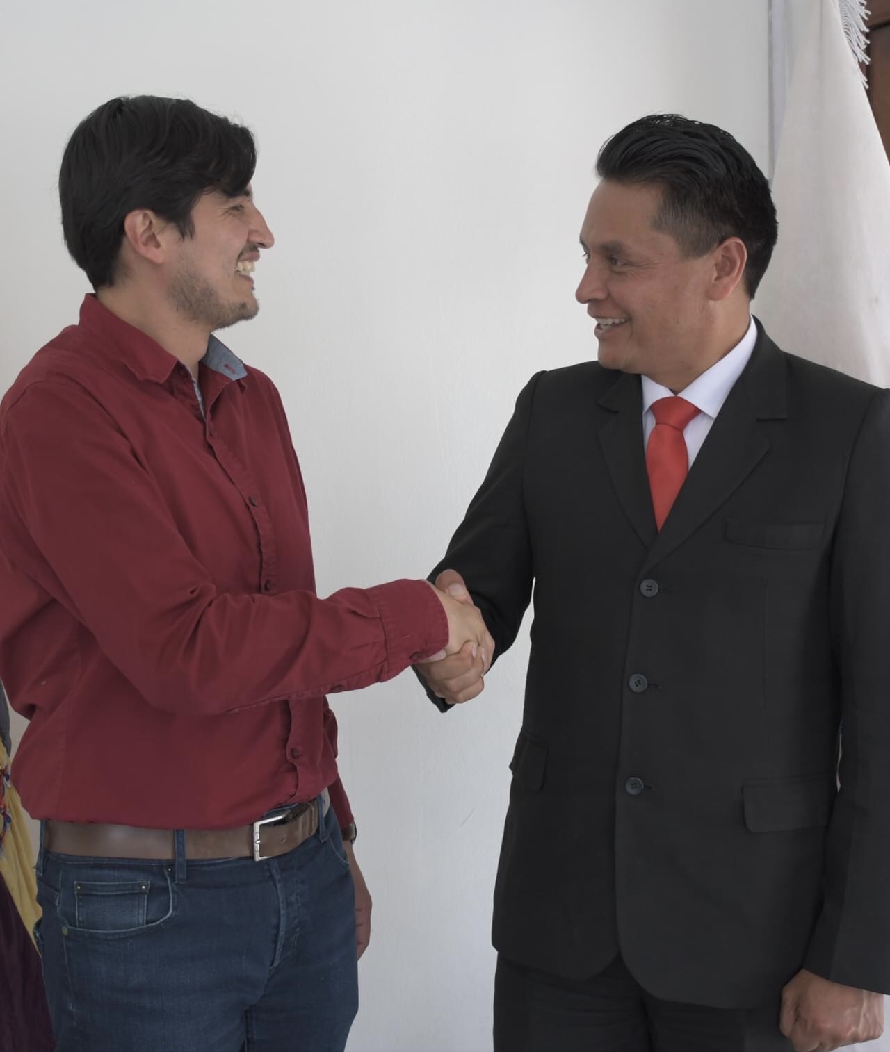 Funcionarios. Michael Jiménez Borja (i) es el nuevo gerente de Movidelnor y Raúl Lucero (d) es el presidente del directorio, así como de la Mancomunidad de Tránsito del Norte.