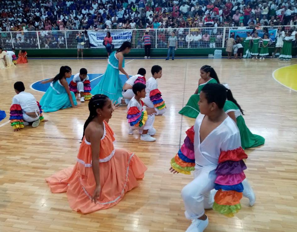 Fiestas de Babahoyo iniciaron con Festival Folclórico