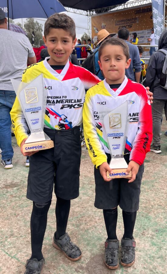  Luciano y Tomás Tapia son hermanos y se destacan en BMX. 
