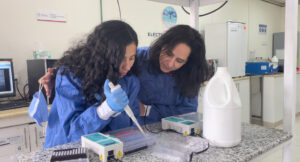 Científicas ecuatorianas se abren camino en la investigación