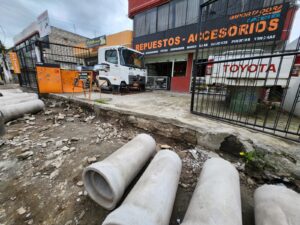 Comerciantes piden celeridad  en la regeneración de veredas  para prevenir más pérdidas