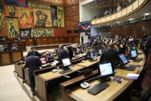 Click: 73,98% de los ecuatorianos aprueba la Muerte cruzada