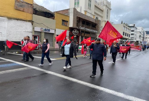 Los trabajadores recorrieron la avenida Cevallos.