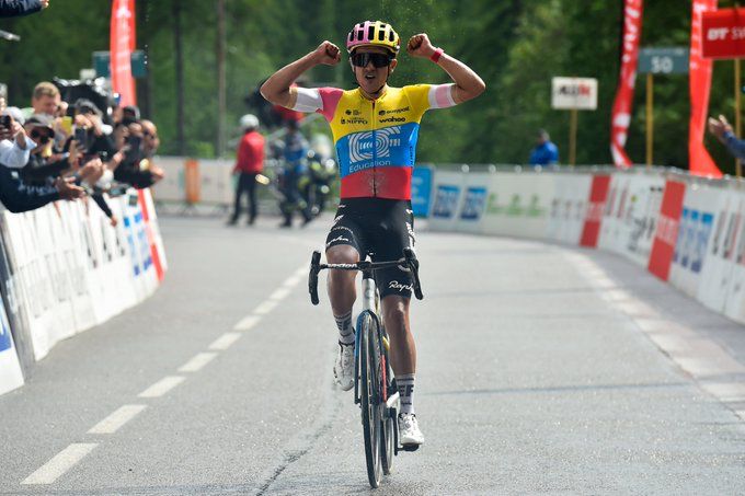 Richard Carapaz gana la carrera Mercan Tour Classic Alpes-Marítimes en Francia