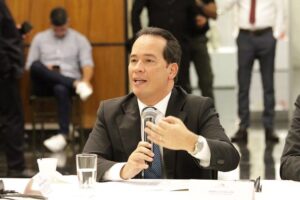 Henry Cucalón no descarta la candidatura presidencial en 2025
