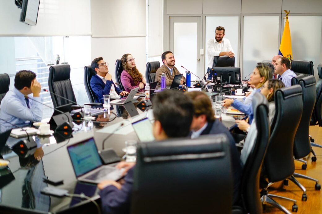 Gobierno tiene listos al menos cuatro decretos ley con reformas al mercado de valores, facilidades para emprendedores, sostenibilidad fiscal e inversiones